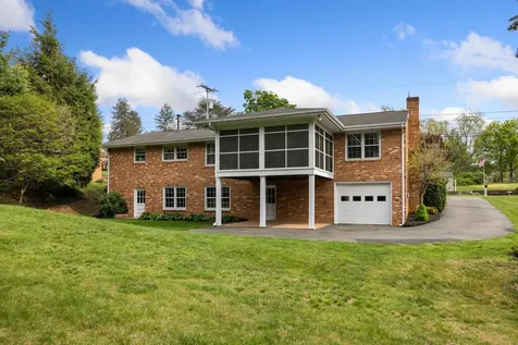 407 Cardinal Street Staunton VA 24401