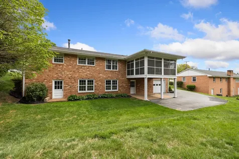 407 Cardinal Street Staunton VA 24401