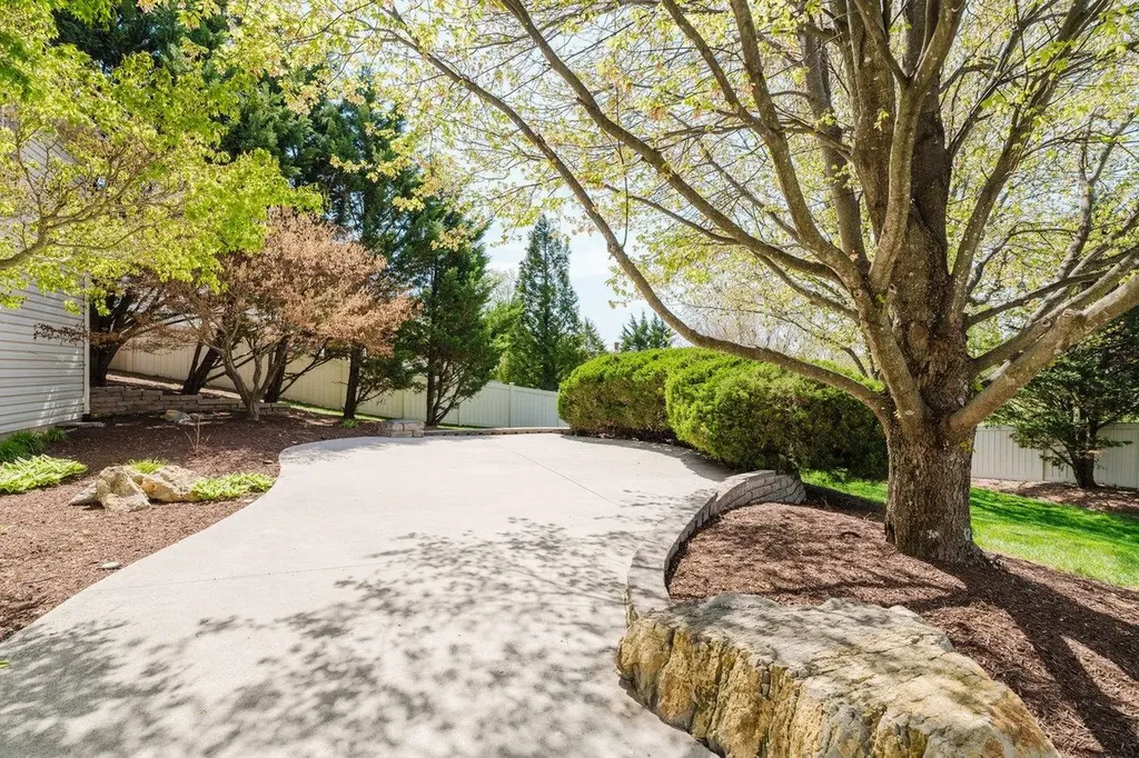 356 Springbrook Road W Broadway VA 22815