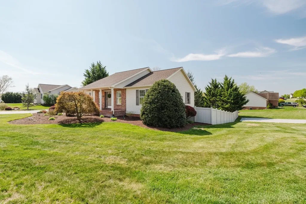 356 Springbrook Road W Broadway VA 22815