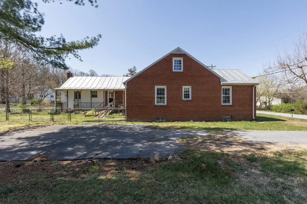 7221 Rocky Bar Road Elkton VA 22827