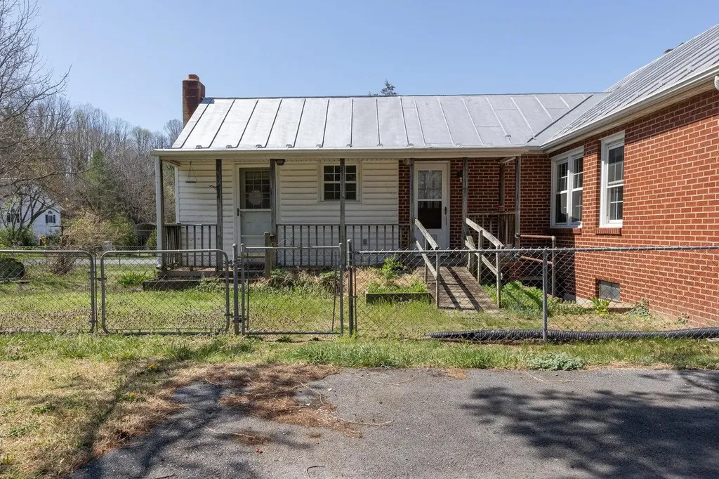 7221 Rocky Bar Road Elkton VA 22827