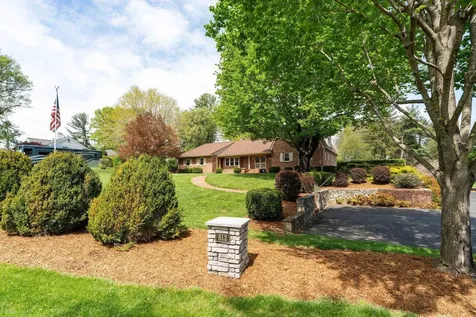 812 Meadowbrook Road Waynesboro VA 22980