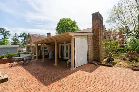 812 Meadowbrook Road Waynesboro VA 22980