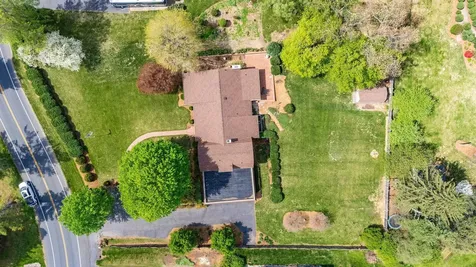 812 Meadowbrook Road Waynesboro VA 22980