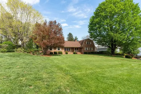 812 Meadowbrook Road Waynesboro VA 22980