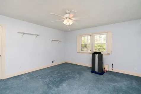 812 Meadowbrook Road Waynesboro VA 22980