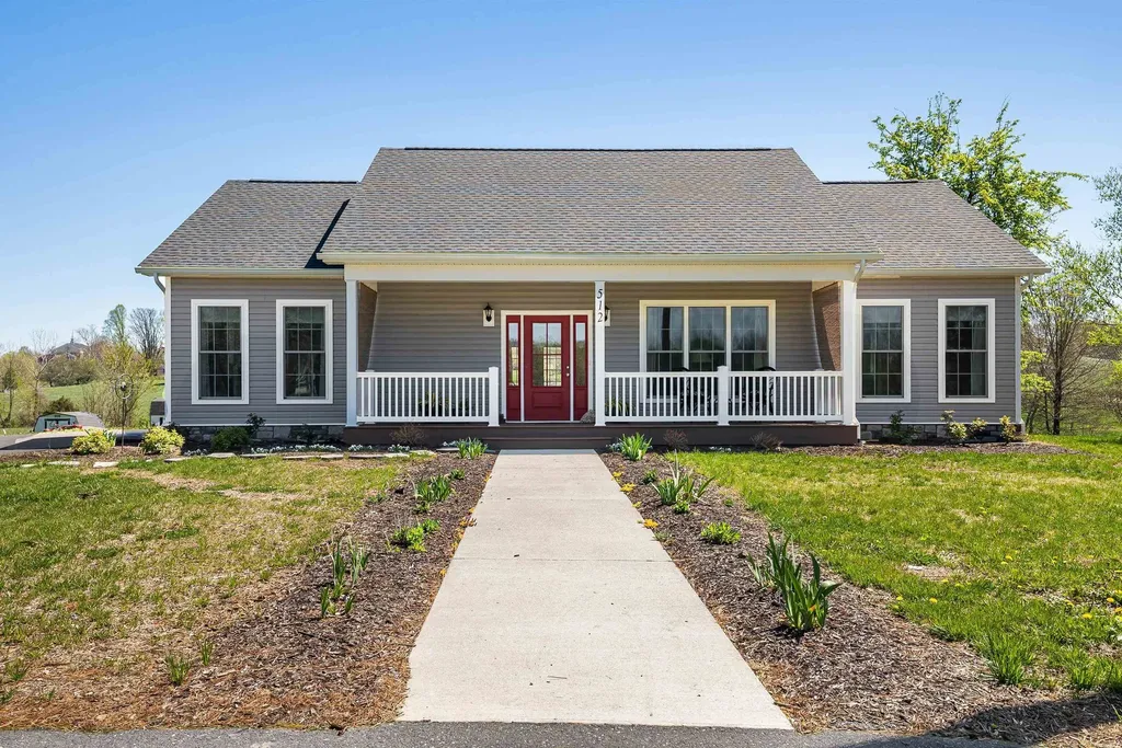 512 College Street E Bridgewater VA 22812