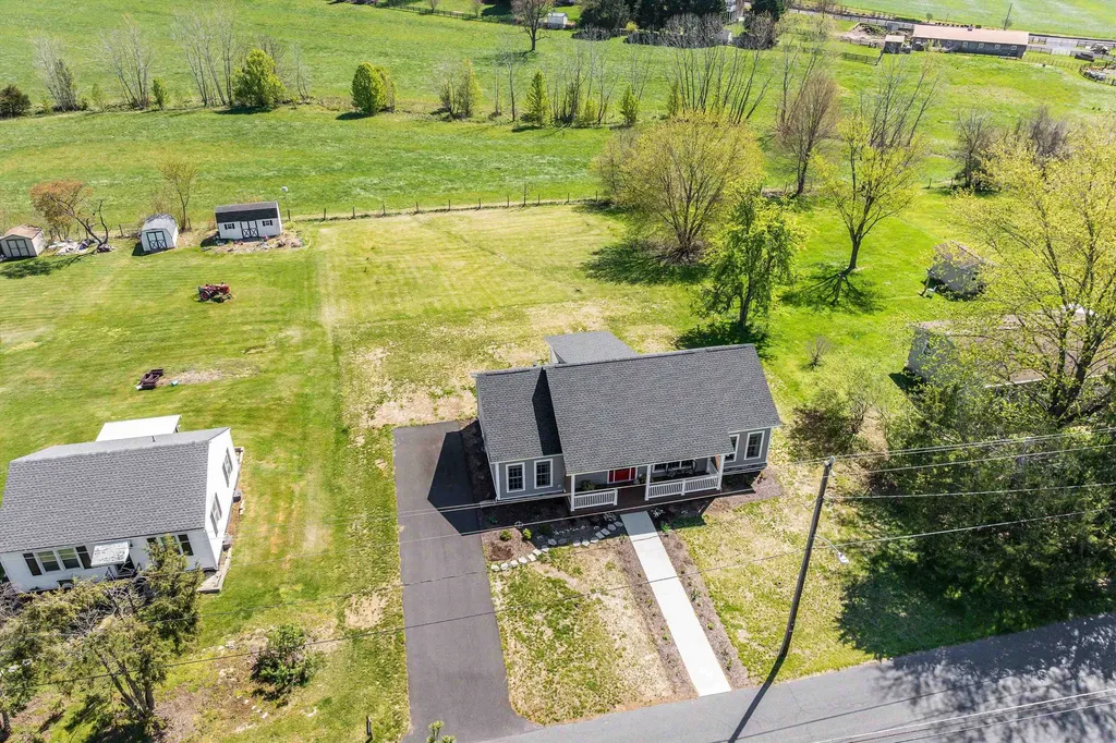 512 College Street E Bridgewater VA 22812