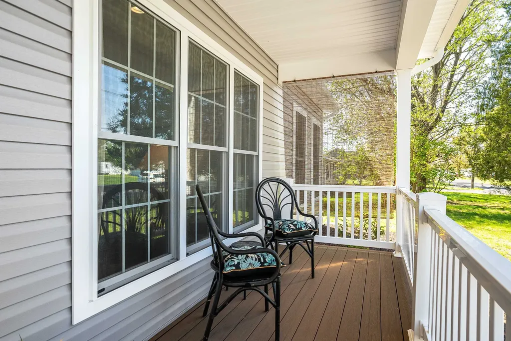 512 College Street E Bridgewater VA 22812