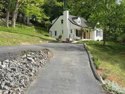 490 Mountain View Drive Staunton VA 24401