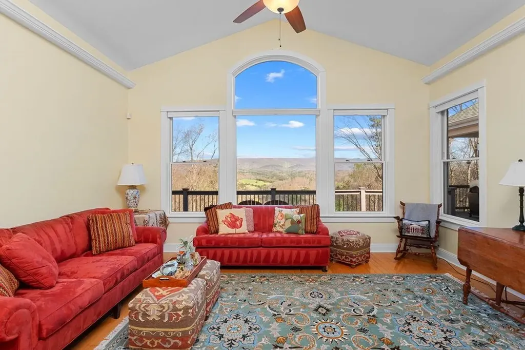 9586 Brunk Spring Lane Broadway VA 22815