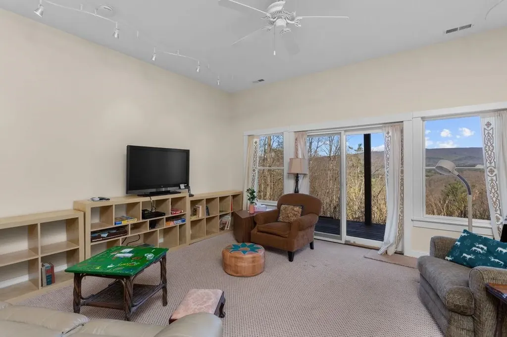 9586 Brunk Spring Lane Broadway VA 22815