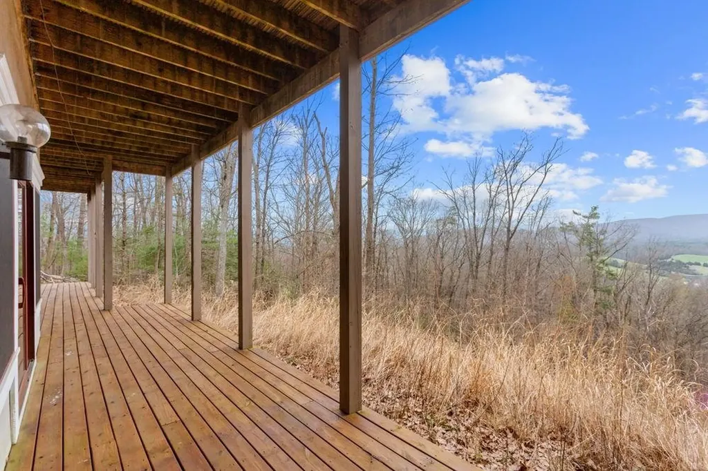 9586 Brunk Spring Lane Broadway VA 22815