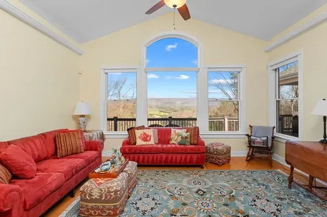 9586 Brunk Spring Lane Broadway VA 22815