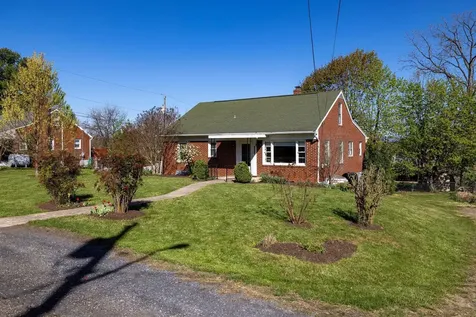 1039 Moore Street Harrisonburg VA 22802