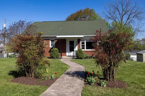 1039 Moore Street Harrisonburg VA 22802