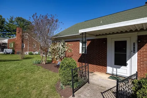 1039 Moore Street Harrisonburg VA 22802