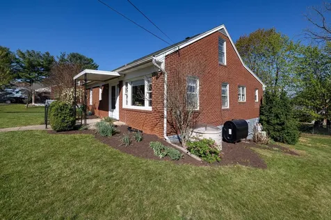 1039 Moore Street Harrisonburg VA 22802