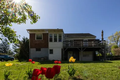 1039 Moore Street Harrisonburg VA 22802