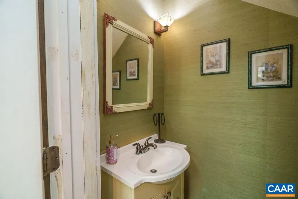 7035 Blackwells Hollow Road Crozet VA 22932