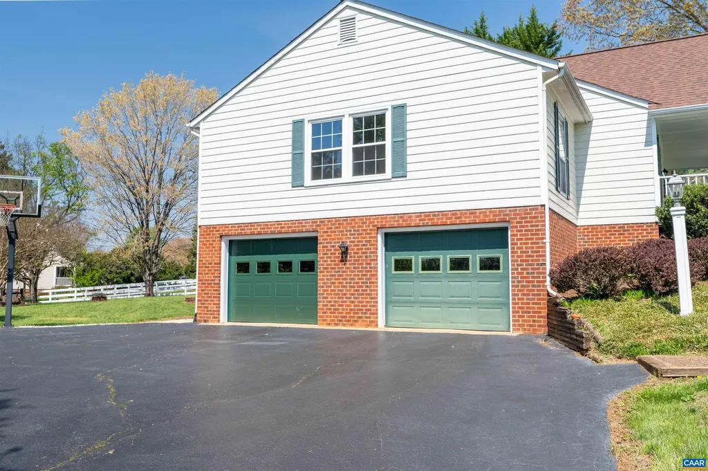 3340 Meadowfield Lane Charlottesville VA 22911