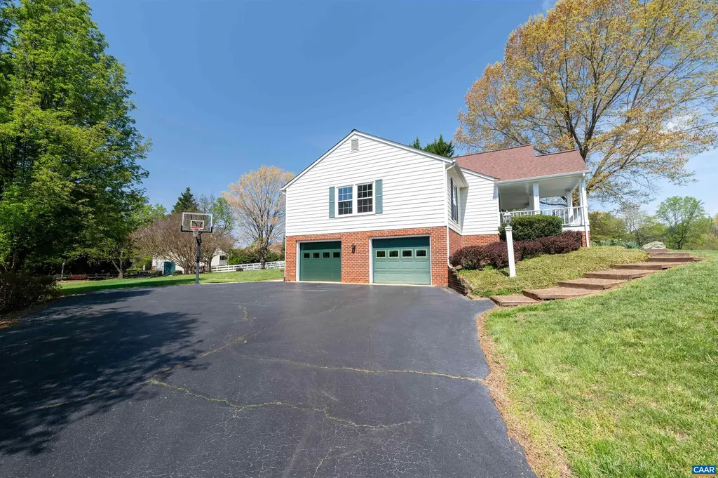 3340 Meadowfield Lane Charlottesville VA 22911