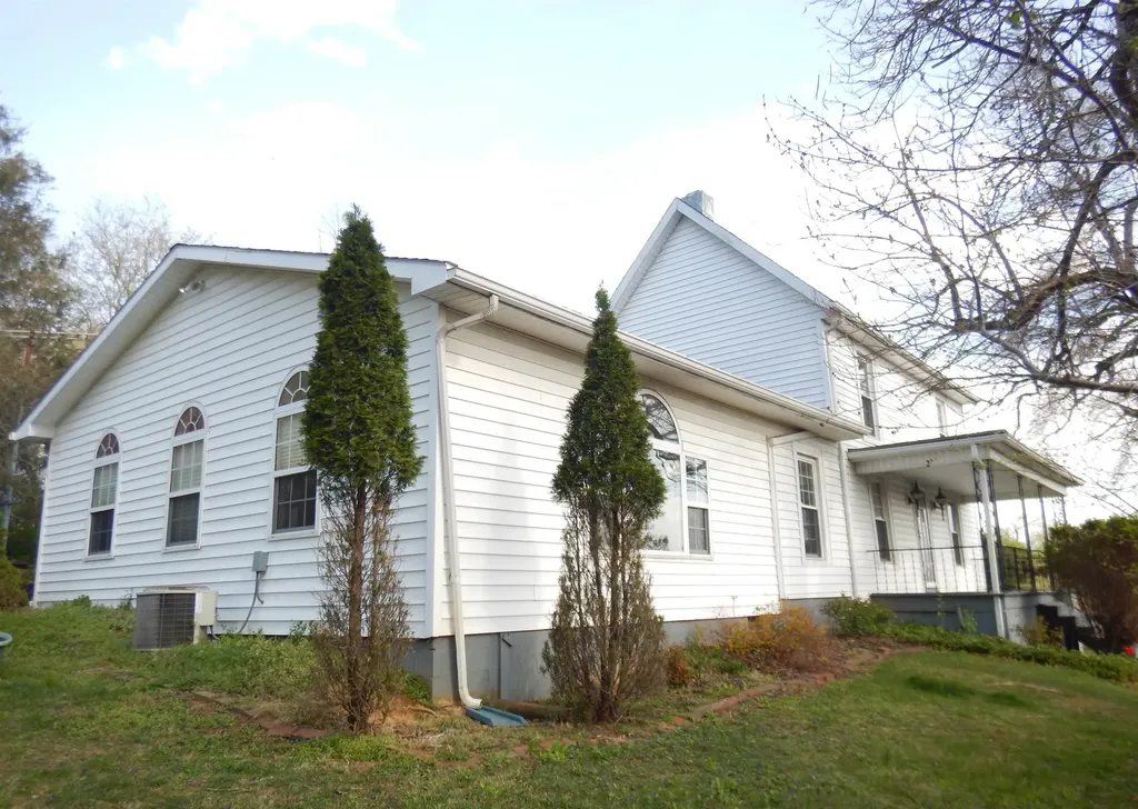 941 Mckinley Road Middlebrook VA 24459