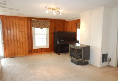 941 Mckinley Road Middlebrook VA 24459