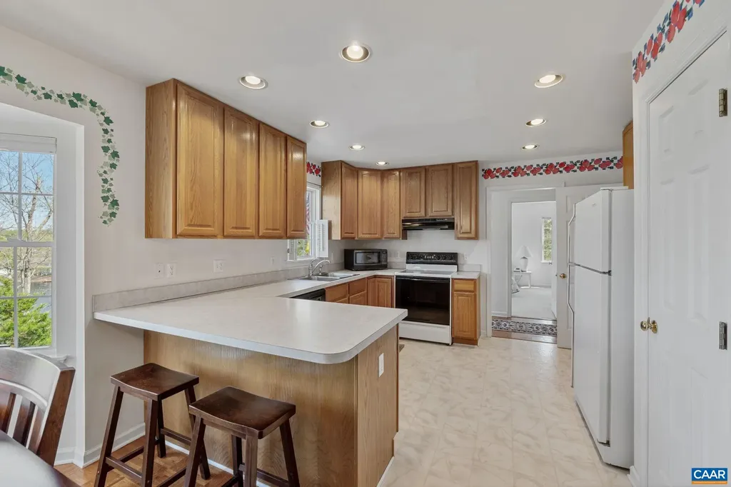 42 Cliftwood Road Palmyra VA 22963