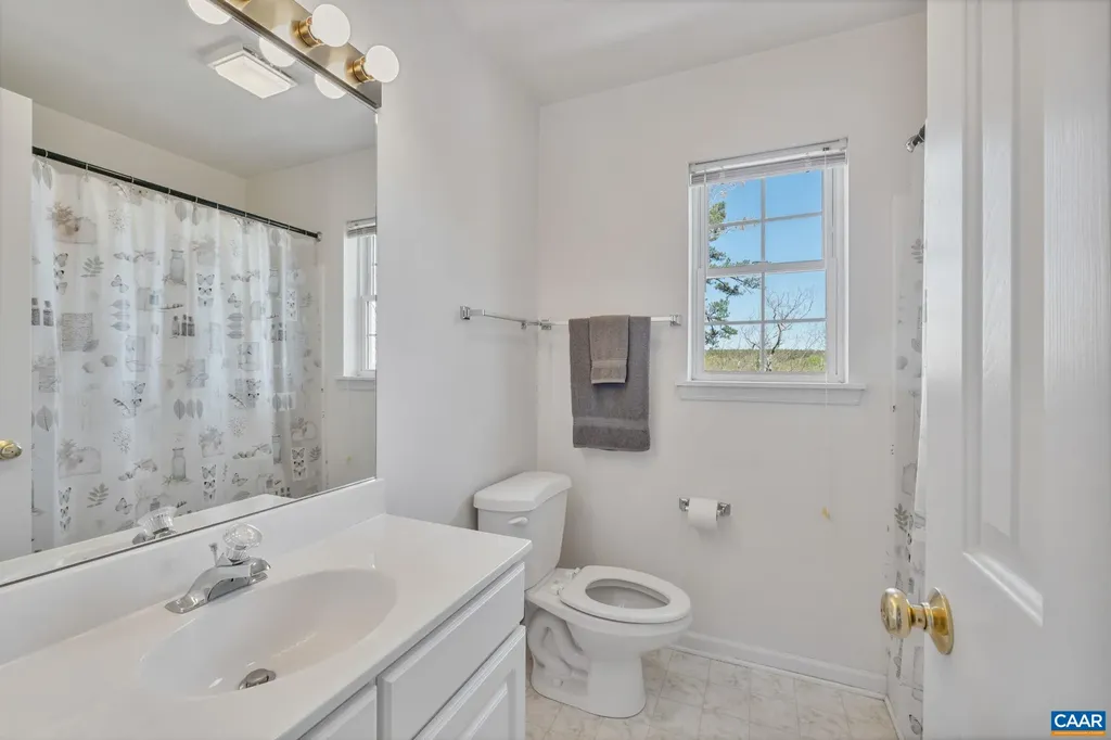 42 Cliftwood Road Palmyra VA 22963