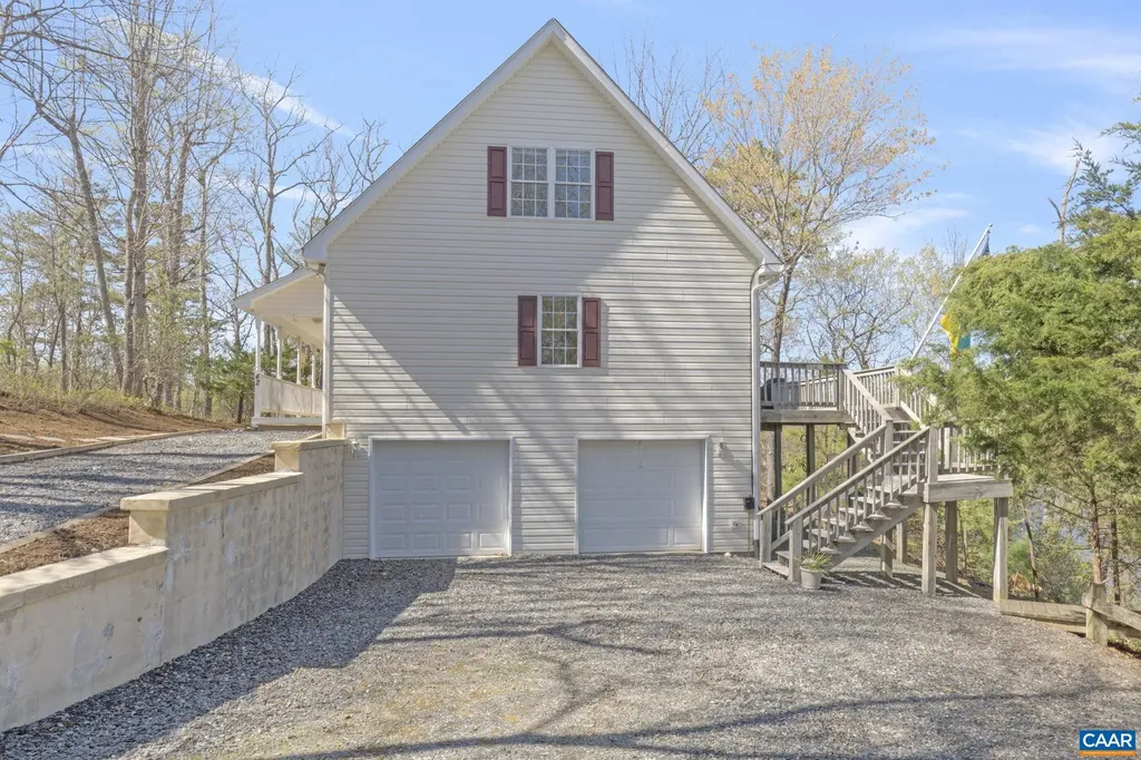 42 Cliftwood Road Palmyra VA 22963