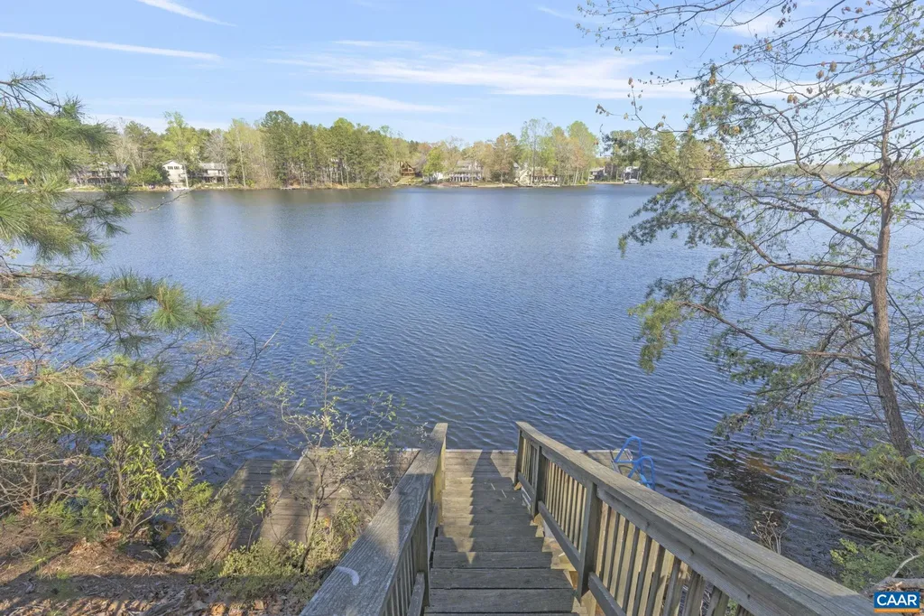 42 Cliftwood Road Palmyra VA 22963