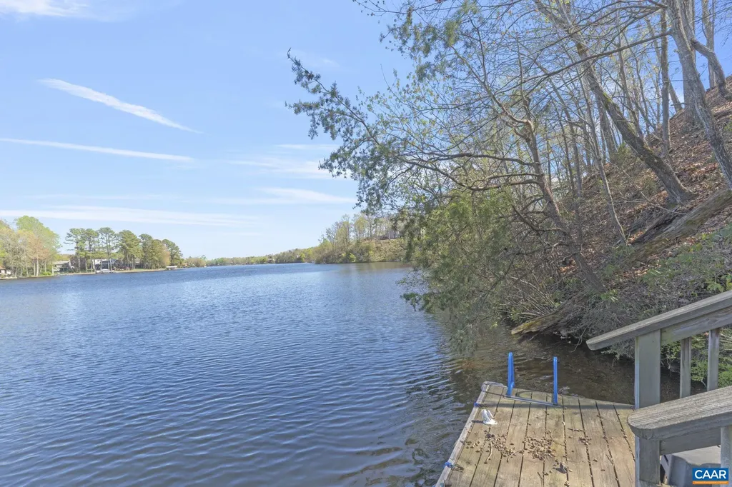 42 Cliftwood Road Palmyra VA 22963