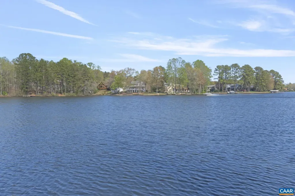 42 Cliftwood Road Palmyra VA 22963