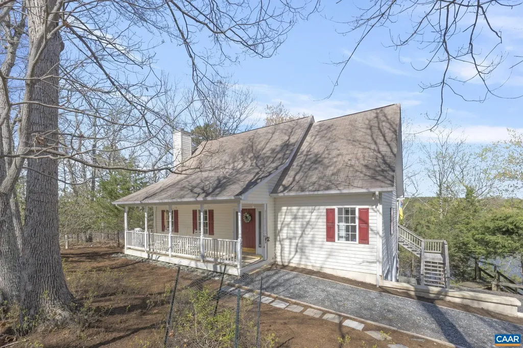 42 Cliftwood Road Palmyra VA 22963