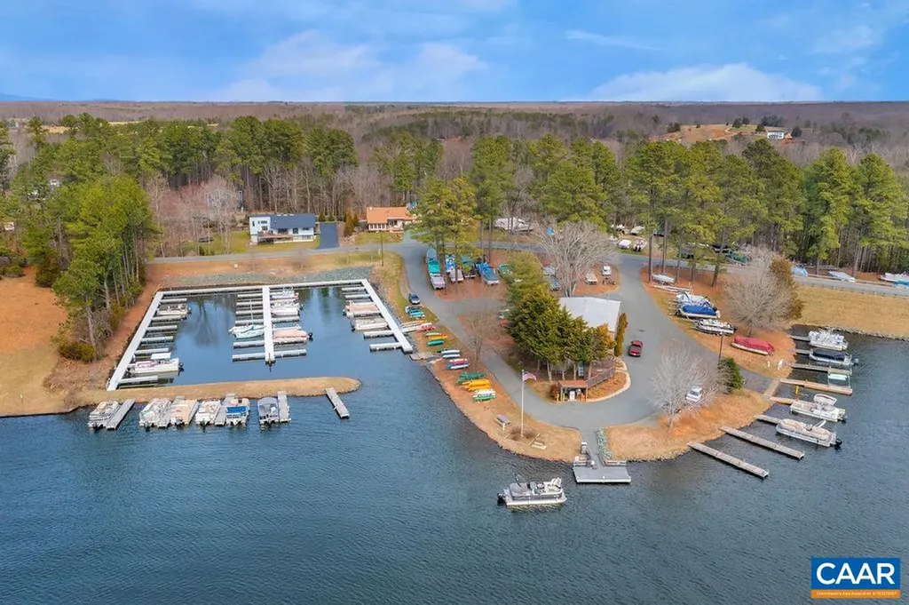 42 Cliftwood Road Palmyra VA 22963