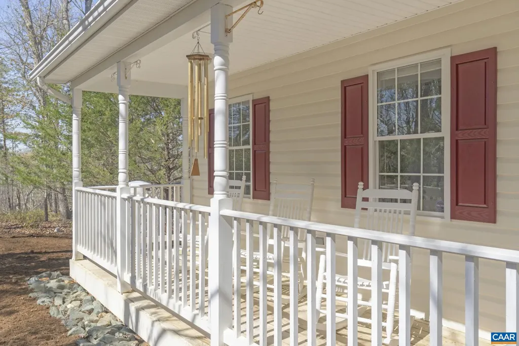 42 Cliftwood Road Palmyra VA 22963