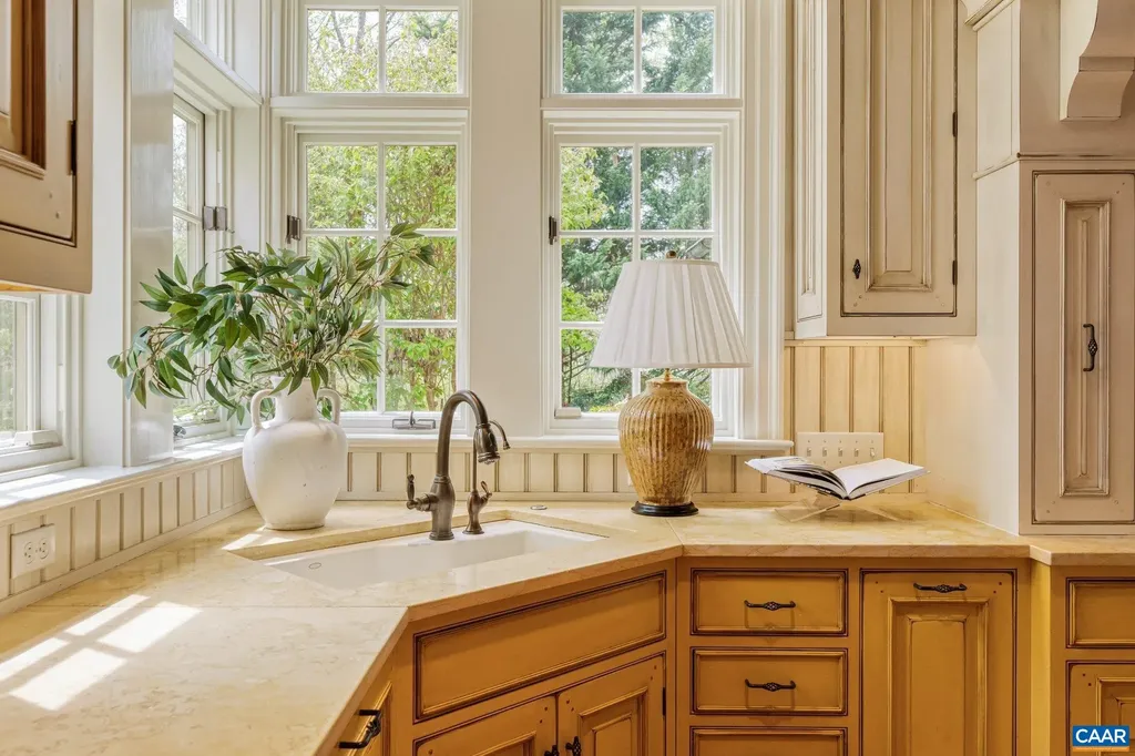 353 Bloomfield Road Charlottesville VA 22901