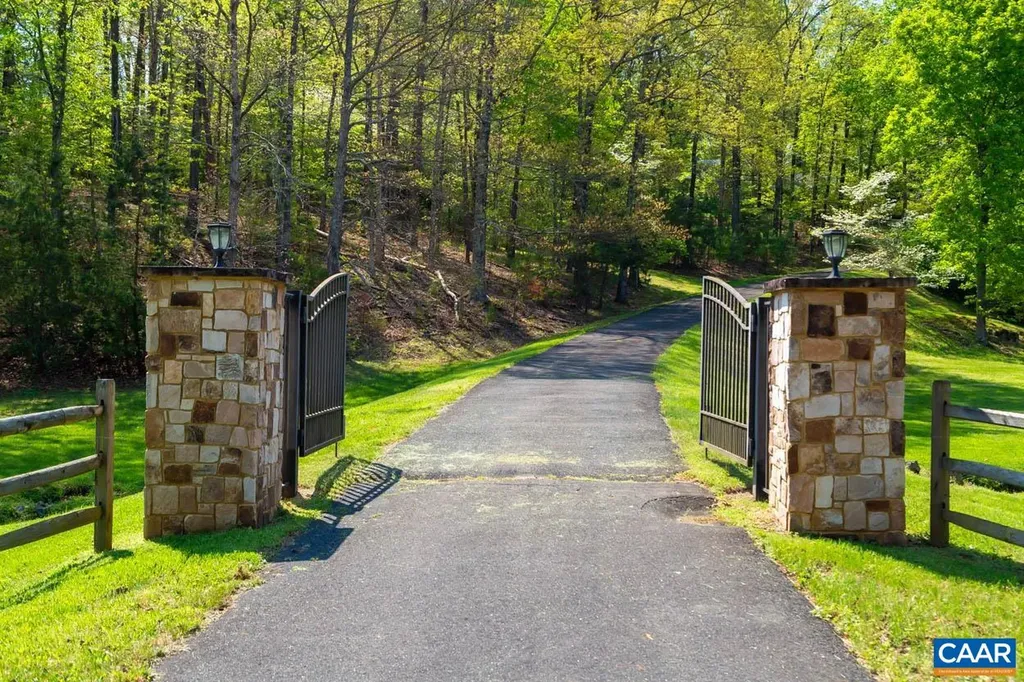 353 Bloomfield Road Charlottesville VA 22901