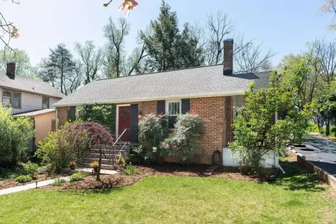6 Woodrow Avenue Staunton VA 24401