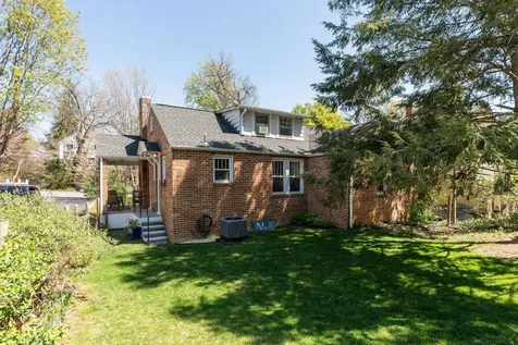 6 Woodrow Avenue Staunton VA 24401