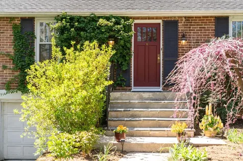 6 Woodrow Avenue Staunton VA 24401