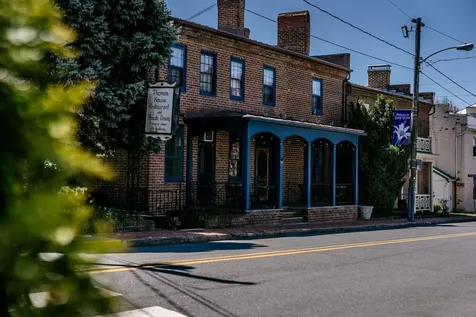 222 Main Street Dayton VA 22821