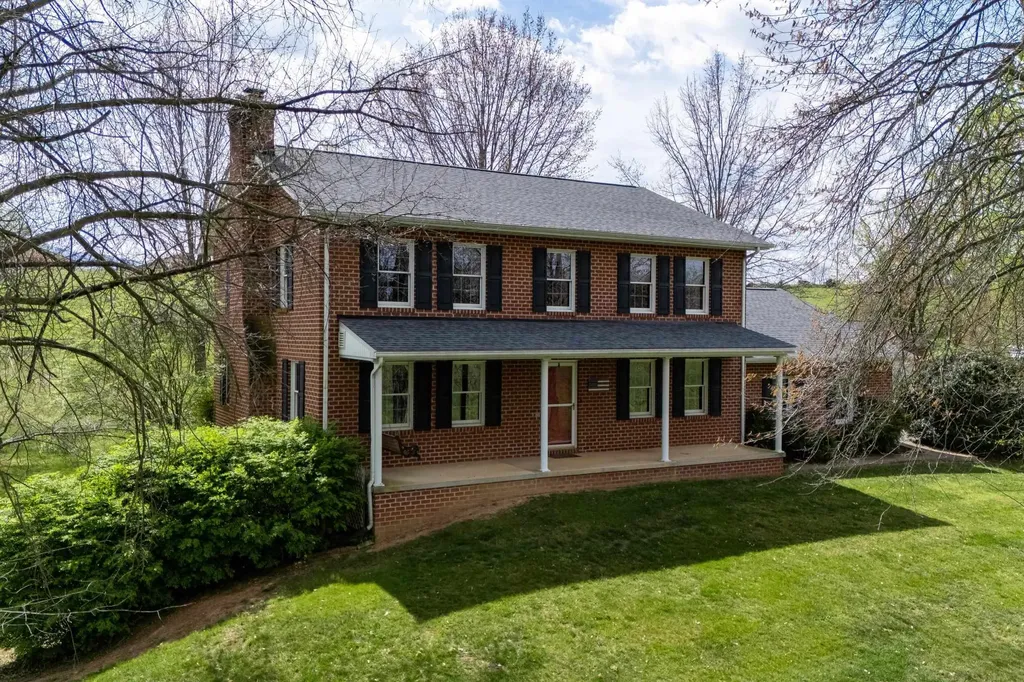 1699 Mill Creek Crossroads Luray VA 22835