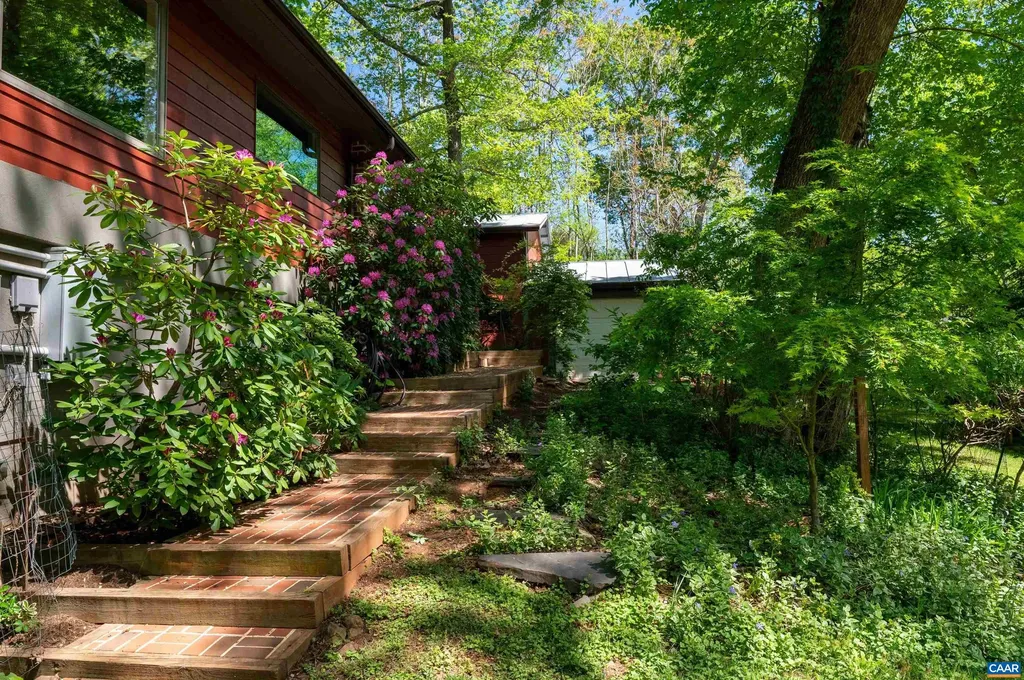 716 Wolf Trap Road Charlottesville VA 22911