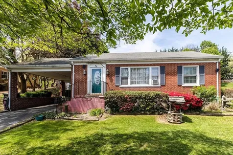 1502 Armstrong Avenue Staunton VA 24401