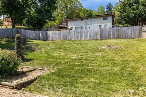 1502 Armstrong Avenue Staunton VA 24401