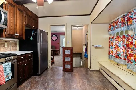 1502 Armstrong Avenue Staunton VA 24401
