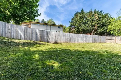 1502 Armstrong Avenue Staunton VA 24401